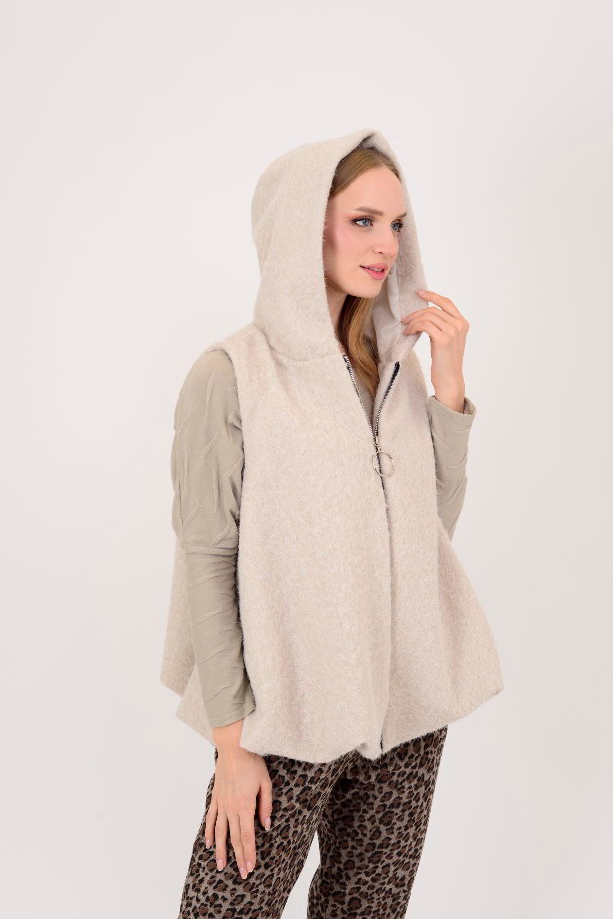 60909 KAPÜŞON DETAYLI KEÇE YELEK