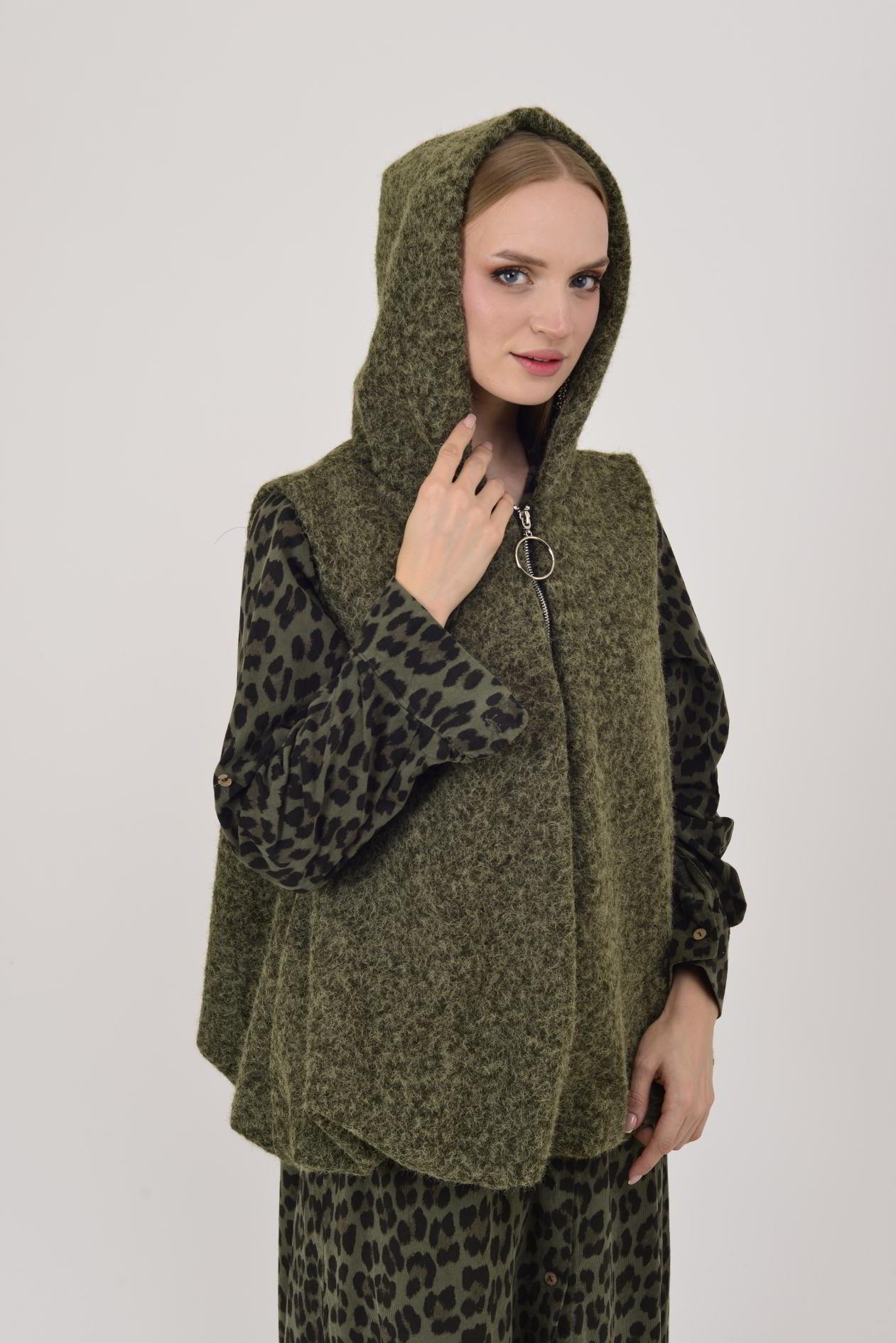 60909 KAPÜŞON DETAYLI KEÇE YELEK