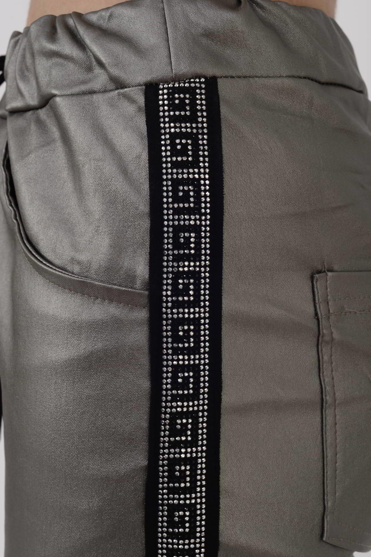 67474 TAŞ DETAYLI DERİ GÖRÜNÜMLÜ PANTOLON