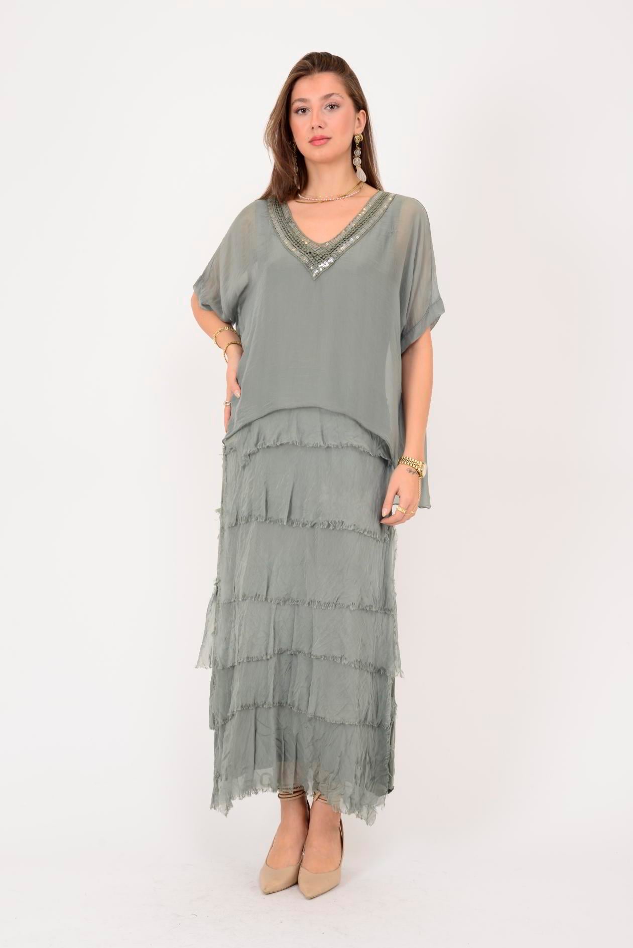 7095 PAYET DETAYLI V YAKA KAT KAT İPEK ELBİSE
