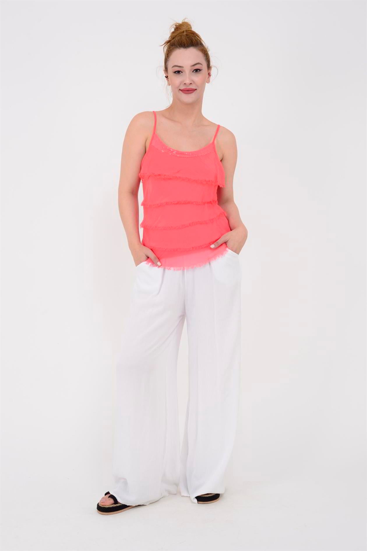 8689 YAKASI PAYETLİ KAT KAT ASKILI İPEK BLUZ