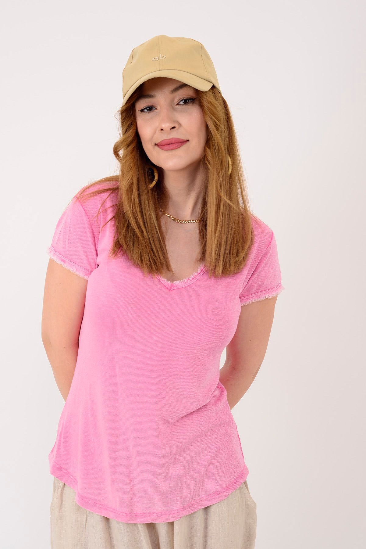 954304 V YAKA TAŞLAMALI T-SHIRT BLUZ