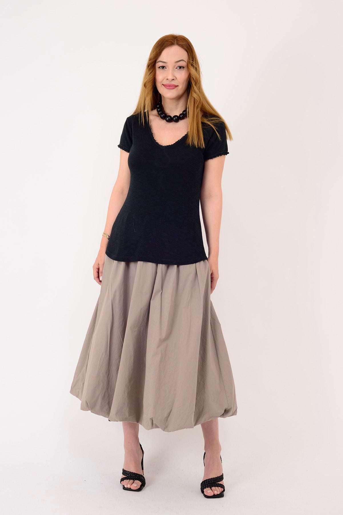 954304 V YAKA TAŞLAMALI T-SHIRT BLUZ