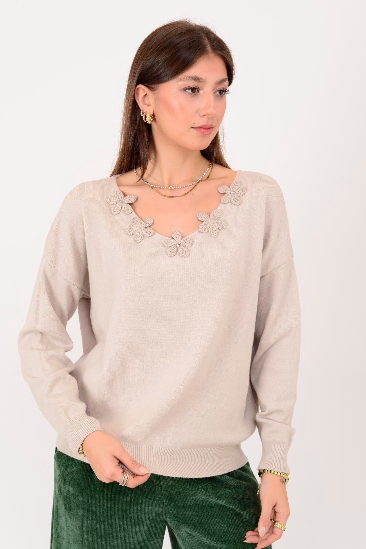 L8600 ÇİÇEK KABARTMALI TRİKO