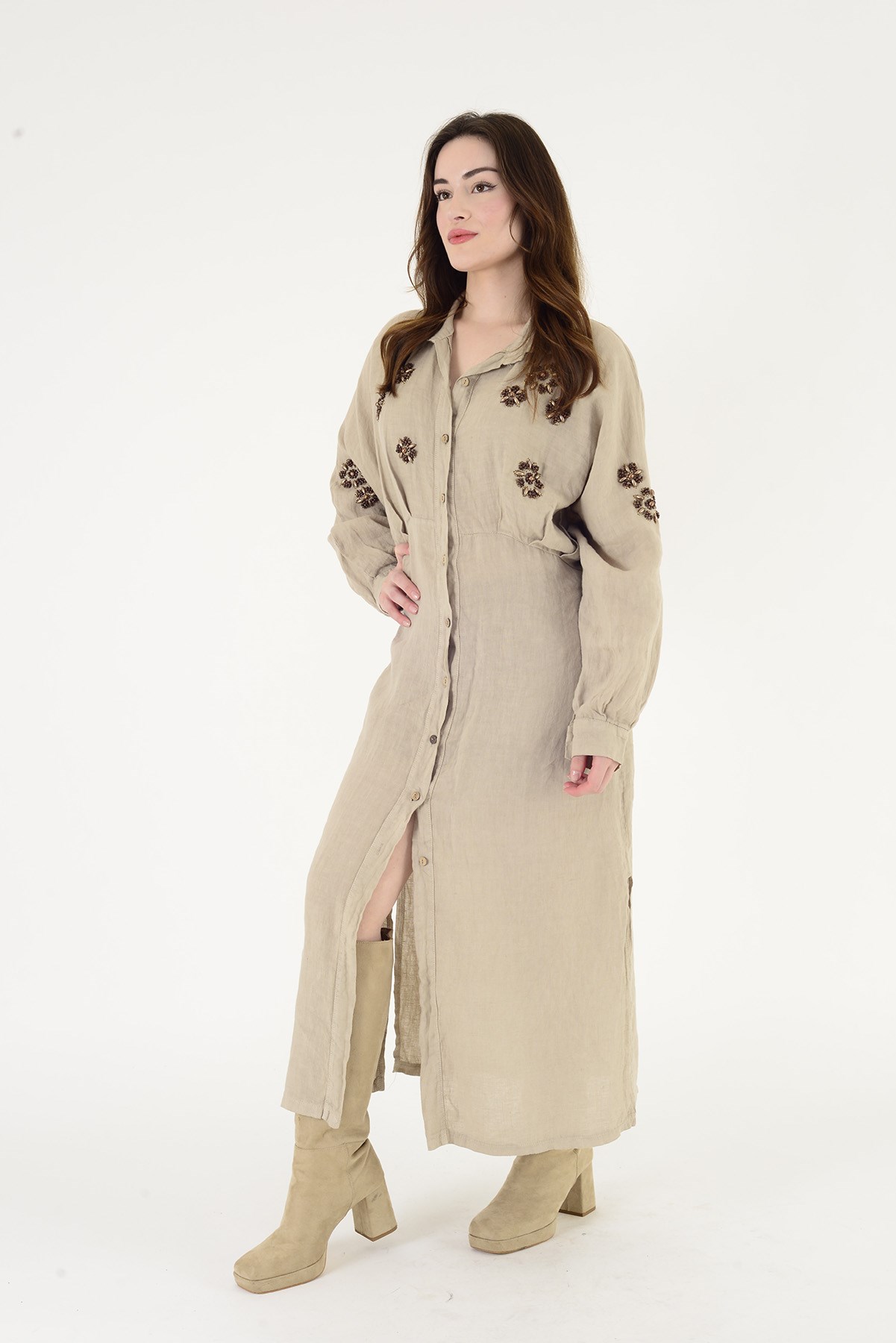 R1038 KUŞAK DETAYLI PİLELİ KETEN GÖMLEK ELBİSE