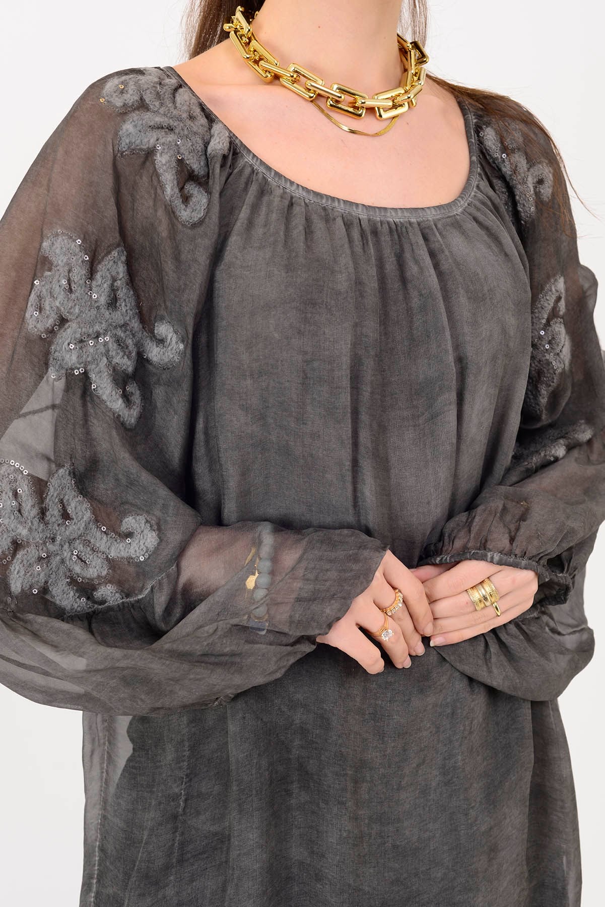 SN884 KABARTMALI PAYET DETAYLI KAYIK YAKA İPEK BLUZ