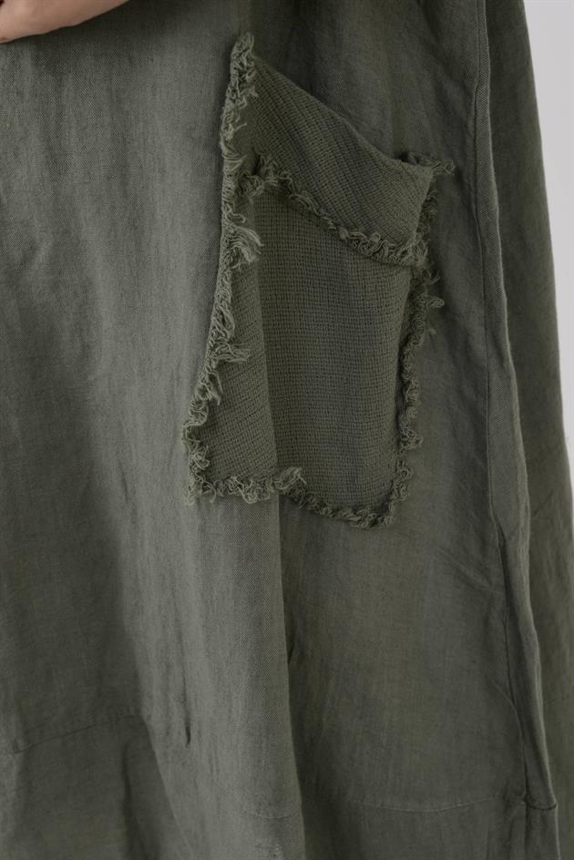 10734 LOVA KABARTMALI SAÇAK DETAYLI TEK CEP KETEN ELBİSE