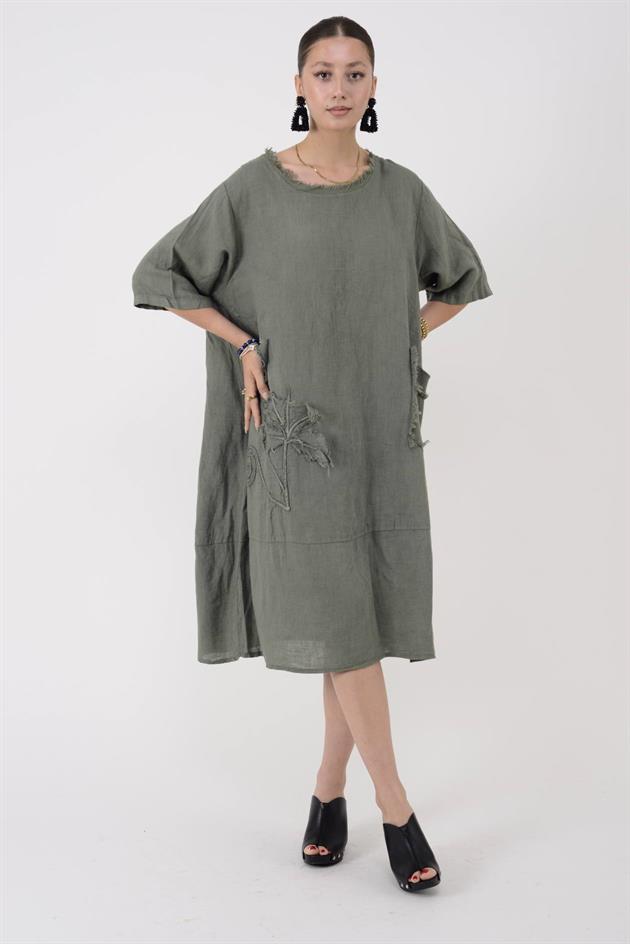 10734 LOVA KABARTMALI SAÇAK DETAYLI TEK CEP KETEN ELBİSE