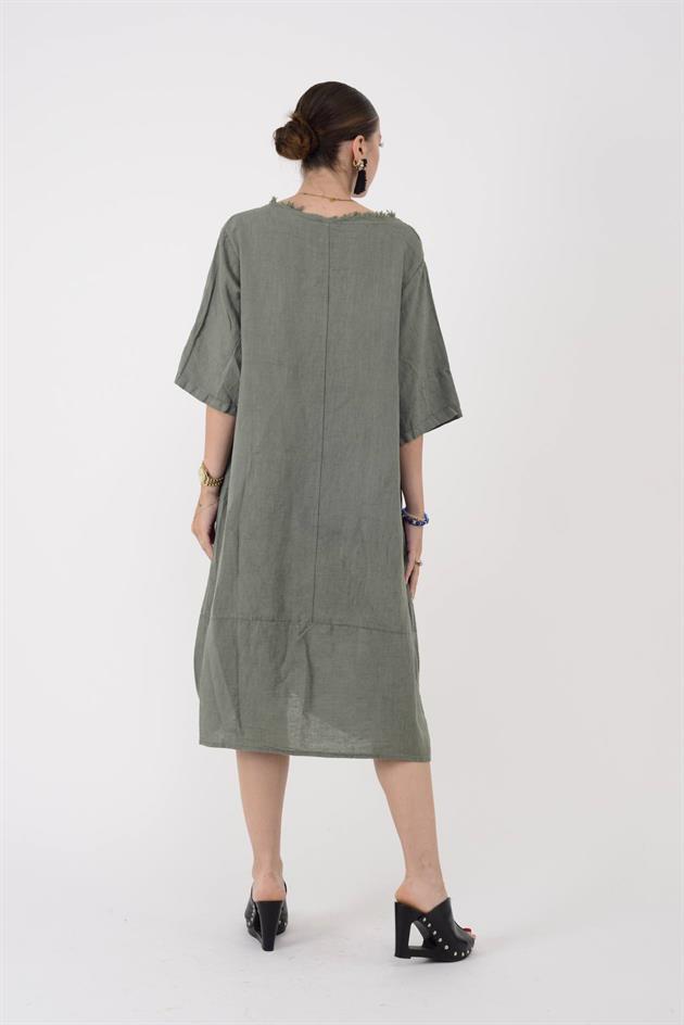 10734 LOVA KABARTMALI SAÇAK DETAYLI TEK CEP KETEN ELBİSE