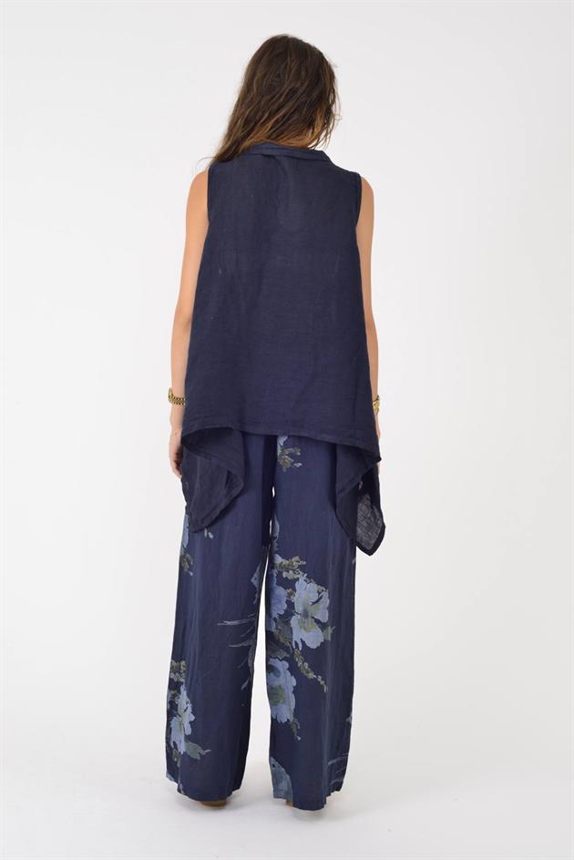 12168 ASİMETRİK KESİM DÜĞME DETAYLI KOLSUZ KETEN BLUZ