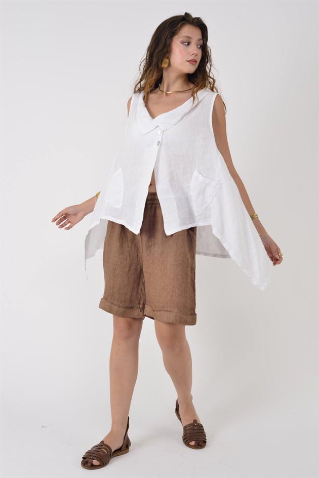 12168 ASİMETRİK KESİM DÜĞME DETAYLI KOLSUZ KETEN BLUZ