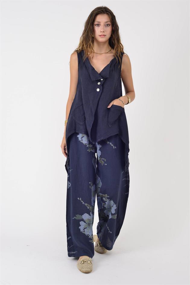 12168 ASİMETRİK KESİM DÜĞME DETAYLI KOLSUZ KETEN BLUZ