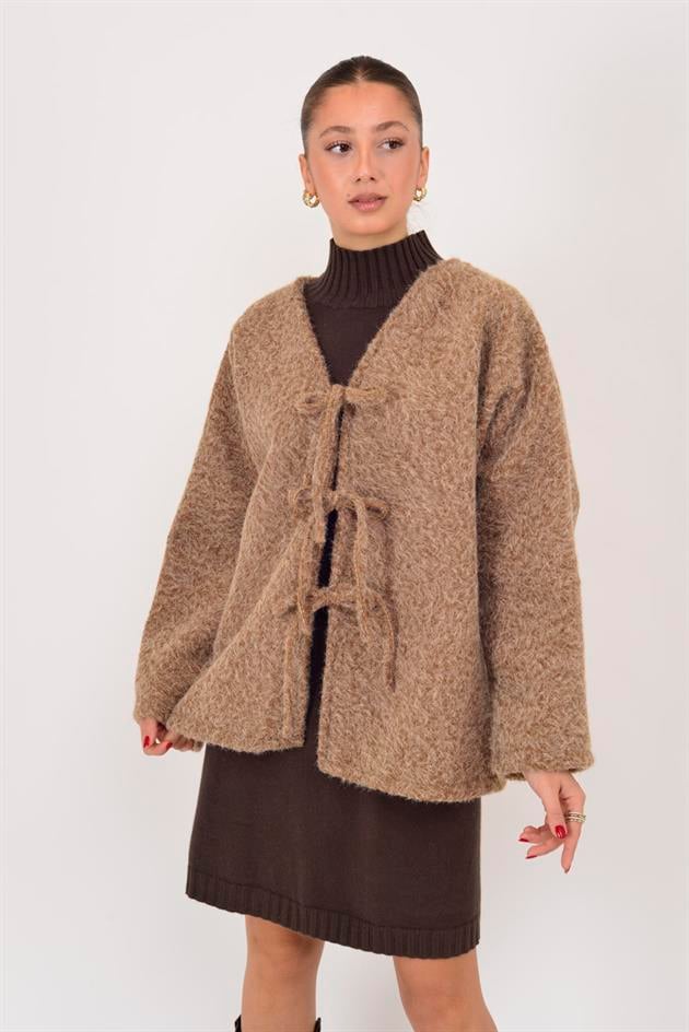 12586 BAĞLAMA DETAYLI KEÇE KABAN