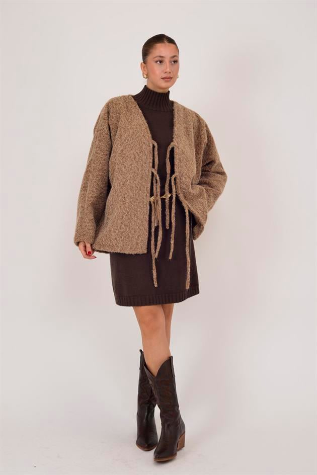 12586 BAĞLAMA DETAYLI KEÇE KABAN