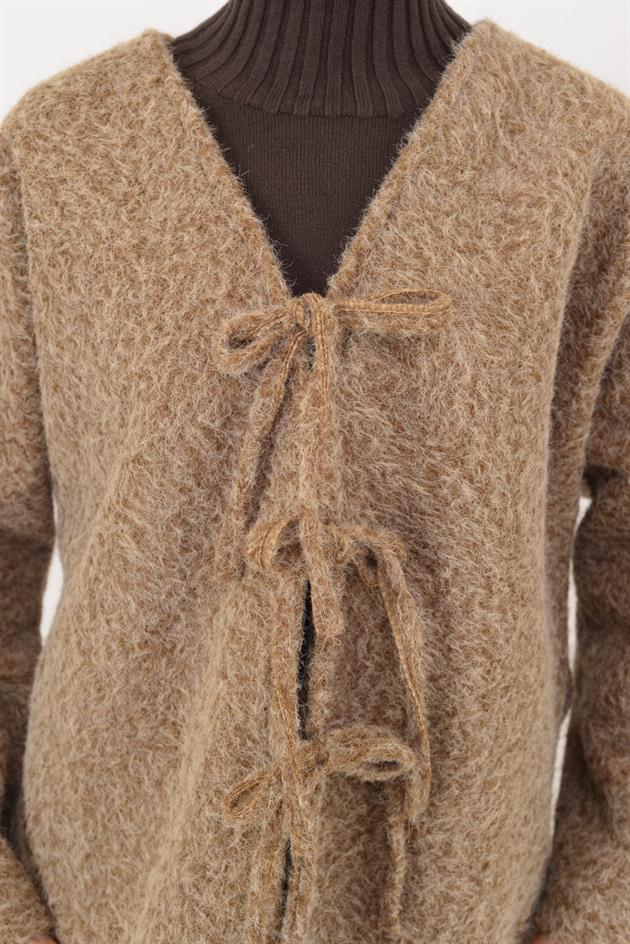 12586 BAĞLAMA DETAYLI KEÇE KABAN