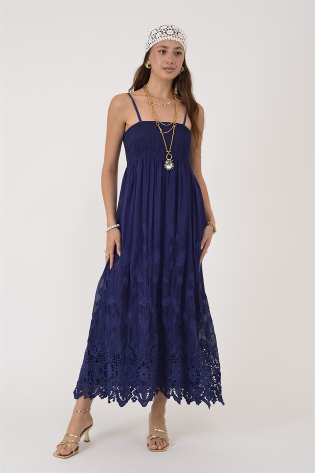 1325 GÜPÜR DANTEL ASKILI İPEK ELBİSE