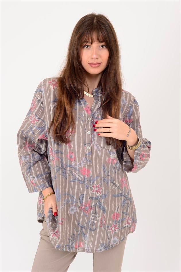 15455F-109 ÇİZGİLİ SARMAŞIK DESEN ÜÇ DÜĞMELİ GÖMLEK