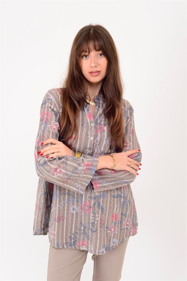 15455F-109 ÇİZGİLİ SARMAŞIK DESEN ÜÇ DÜĞMELİ GÖMLEK