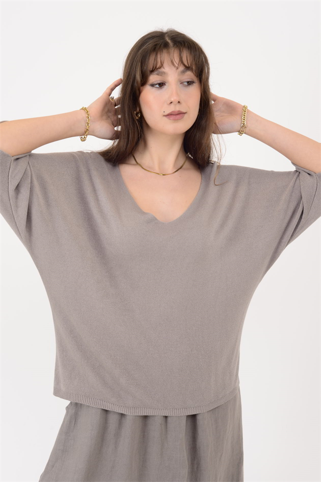 19004 V YAKA TRİKO BLUZ
