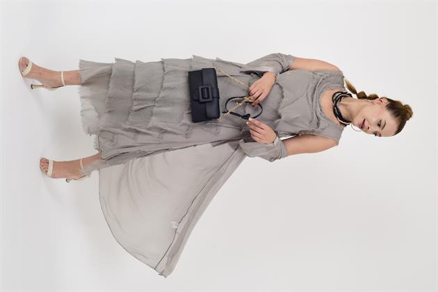 2031 KAT KAT İPEK ELBİSE