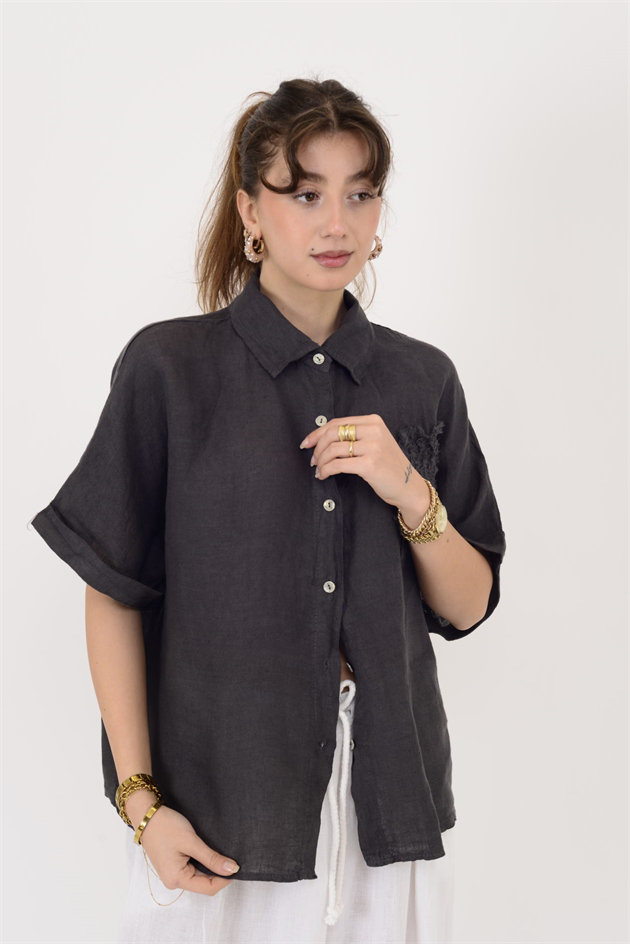 20341 KABARTMALI ÇİÇEK DETAYLI KISA KOL KETEN GÖMLEK