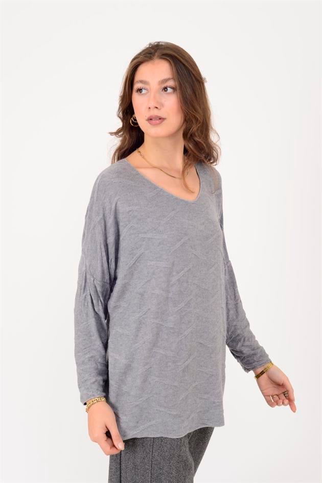 2066 KABARTMA DETAYLI V YAKA TRİKO