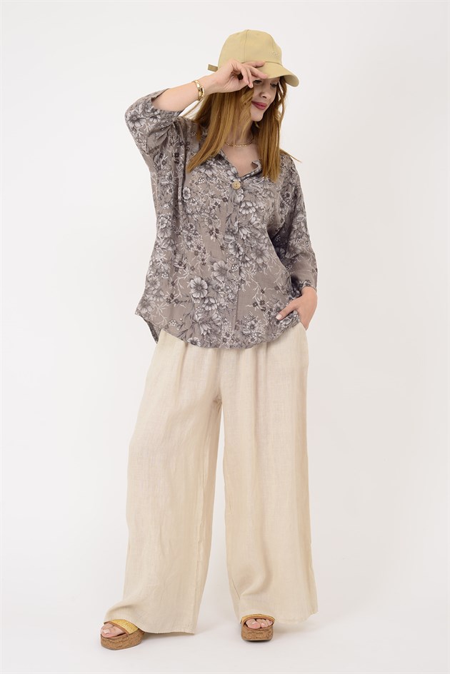 20718 KIR ÇİÇEKLERİ DESENLİ TEK DÜĞMELİ BLUZ