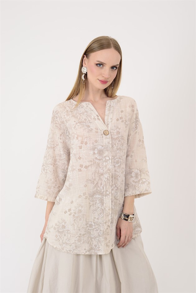 20718 KIR ÇİÇEKLERİ DESENLİ TEK DÜĞMELİ BLUZ