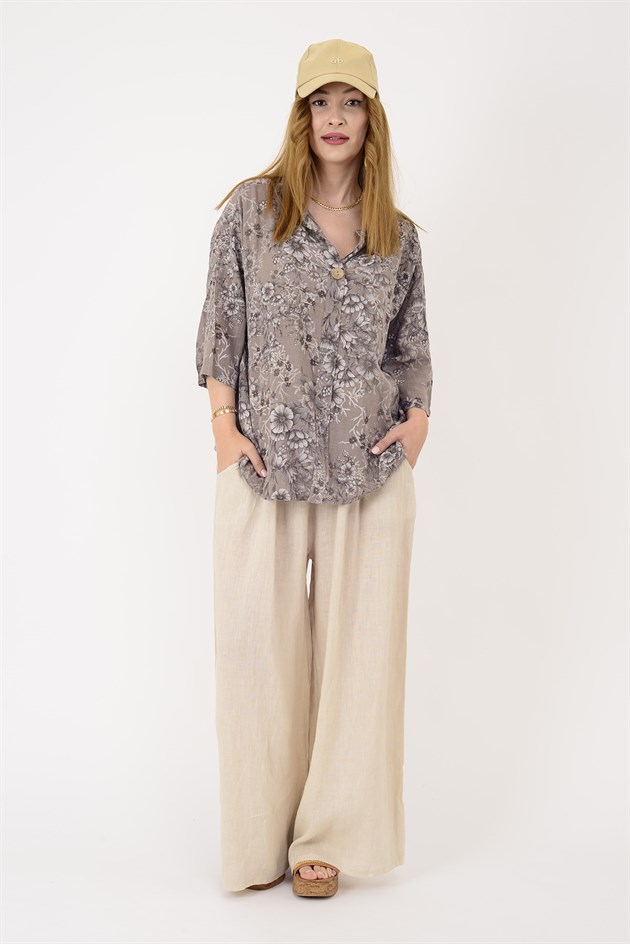20718 KIR ÇİÇEKLERİ DESENLİ TEK DÜĞMELİ BLUZ