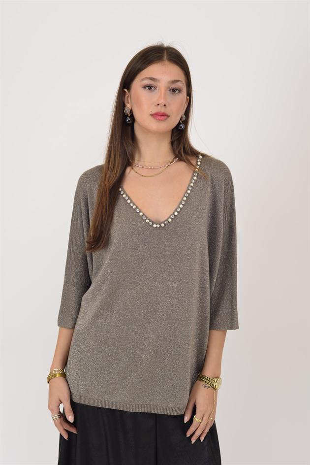 21130 İNCİ İŞLEMELİ V YAKA SİMLİ TRİKO