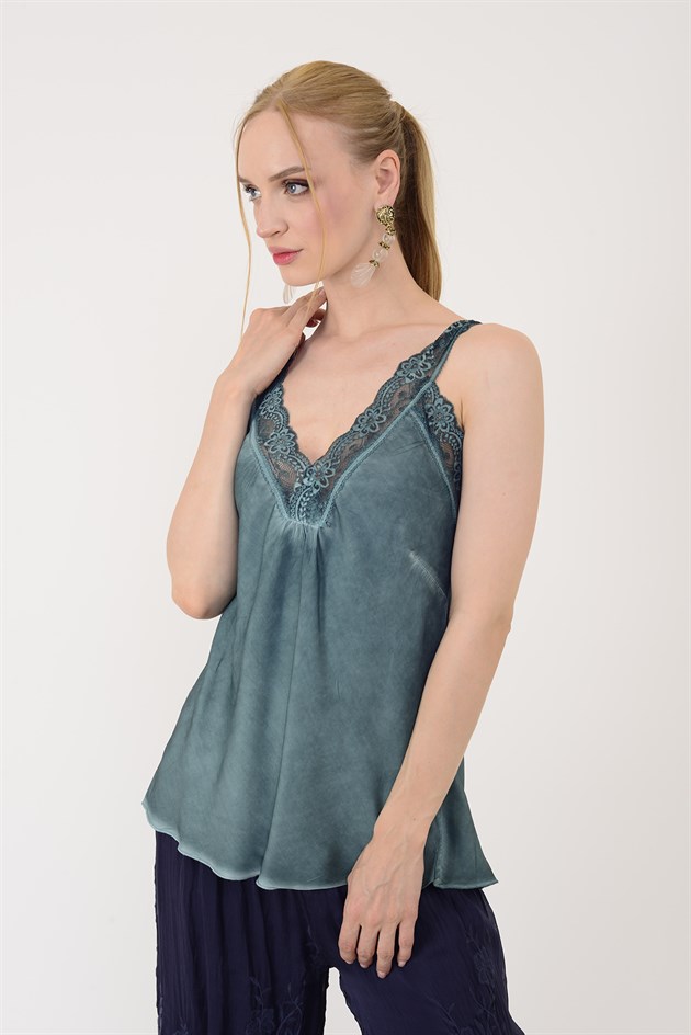 21336 V YAKA ASKILI DANTELLİ BLUZ
