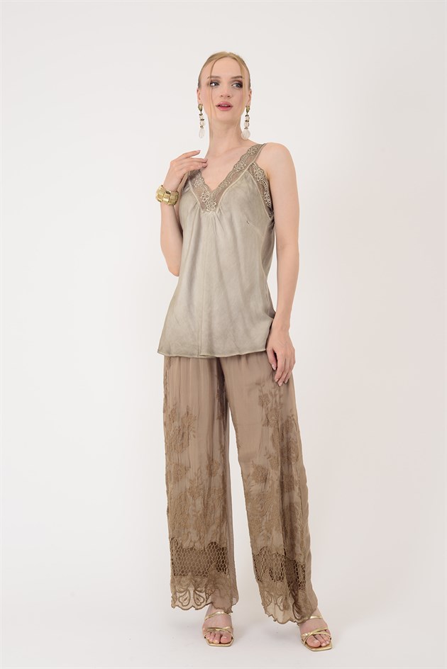 21336 V YAKA ASKILI DANTELLİ BLUZ
