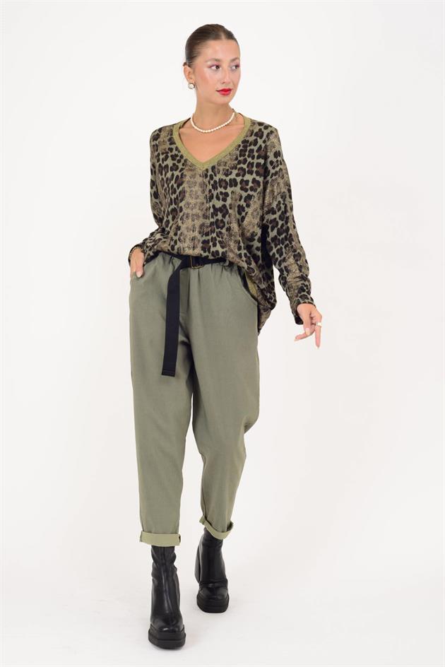 21812 LEOPAR DESENLİ V YAKA YALDIZLI TRİKO