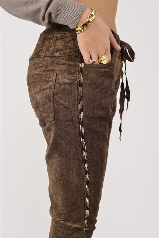 6175 TAŞ ŞERİT DETAYLI FİTİLLİ KADİFE PANTOLON