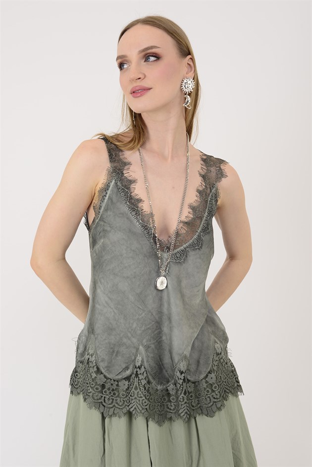 22355 KALIN ASKILI DANTELLİ SATEN BLUZ