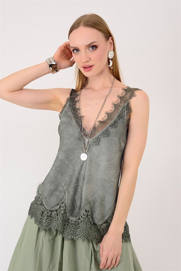 22355 KALIN ASKILI DANTELLİ SATEN BLUZ