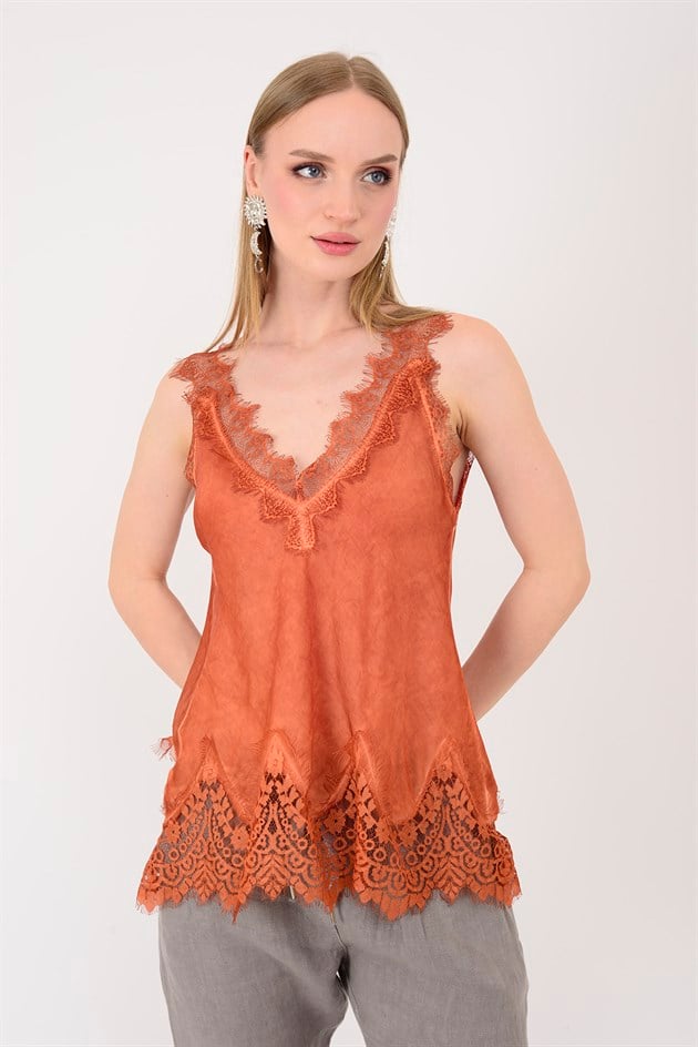 22355 KALIN ASKILI DANTELLİ SATEN BLUZ