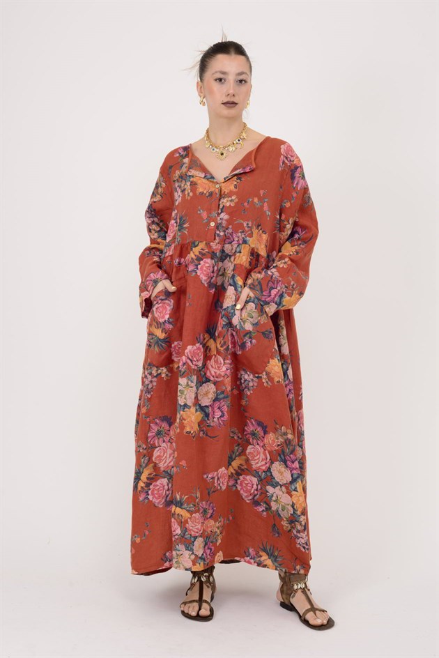 23-10 LOVA SPRING ÇİÇEK DESENLİ ÜÇ DÜĞMELİ KETEN ELBİSE