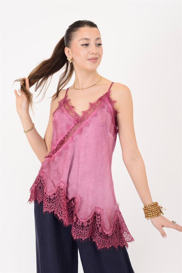 23408 ASKILI DANTEL DETAYLI ASİMETRİK SATEN BLUZ