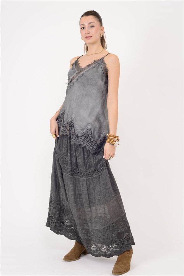 23408 ASKILI DANTEL DETAYLI ASİMETRİK SATEN BLUZ