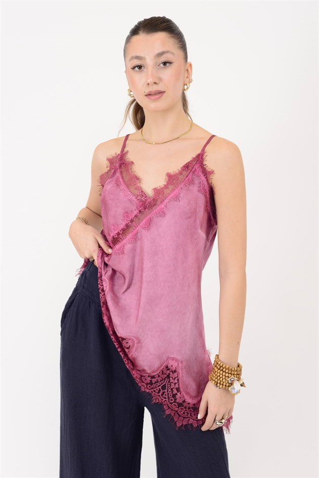 23408 ASKILI DANTEL DETAYLI ASİMETRİK SATEN BLUZ