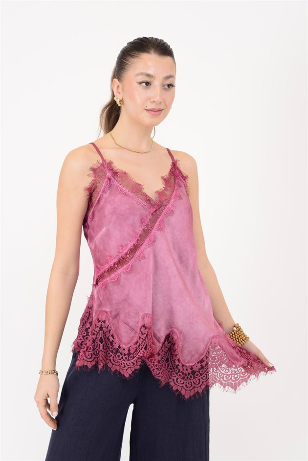 23408 ASKILI DANTEL DETAYLI ASİMETRİK SATEN BLUZ