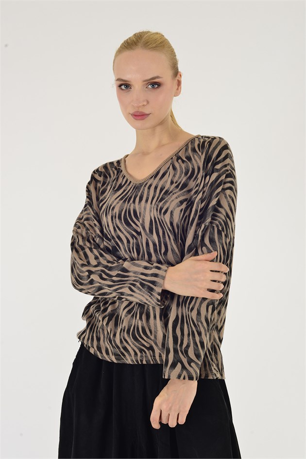 24779 ZEBRA DESEN V YAKA TRİKO BLUZ