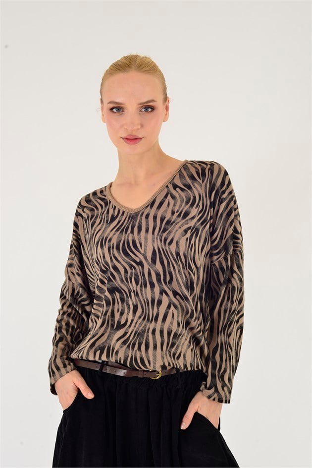 24779 ZEBRA DESEN V YAKA TRİKO BLUZ