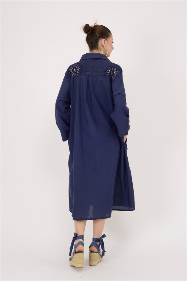 25086 KRİZANTEM ÇİÇEK İŞLEMELİ PAYET DETAYLI GÖMLEK ELBİSE