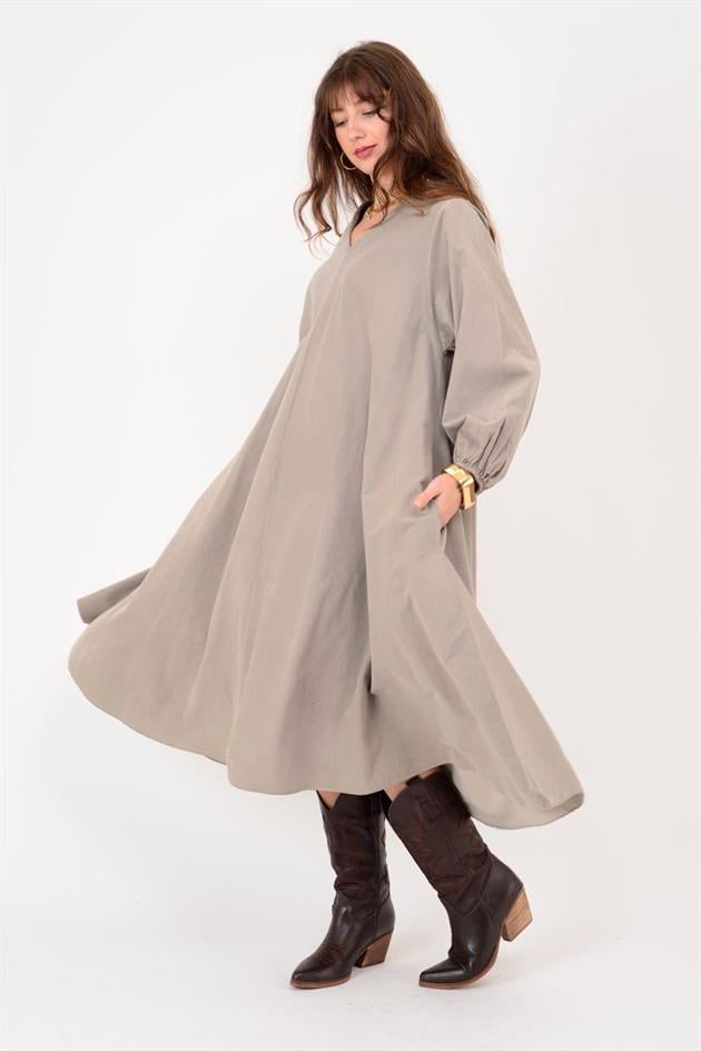 2752 LOVA BALON KOL DETAYLI V YAKA KADİFE ELBİSE