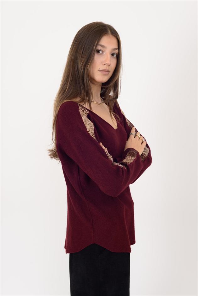 28002 TAŞ İŞLEMELİ V YAKA TRİKO