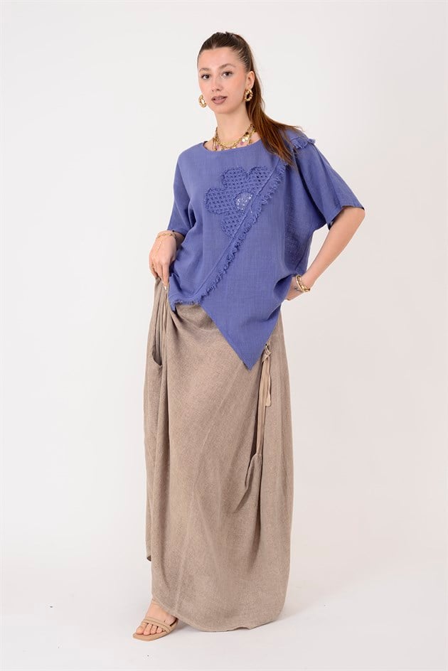 3138 ASİMETRİK ÇİÇEK İŞLEMELİ0 BLUZ