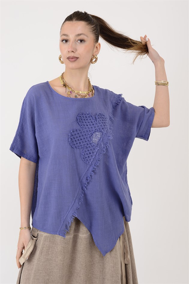 3138 ASİMETRİK ÇİÇEK İŞLEMELİ0 BLUZ