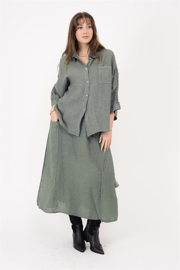 4451 OMUZLARI FİSTO DETAYLI KETEN GÖMLEK